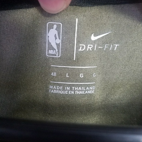 Looney Warriors jersey  never worn - Picture 3 of 3